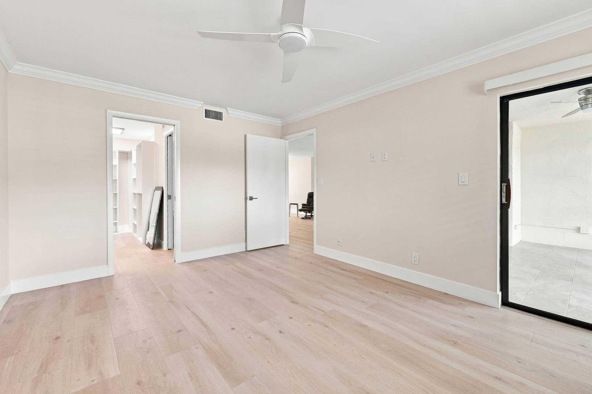 15456 PEMBRIDGE Drive, #111, Delray Beach, FL 33484 MBR