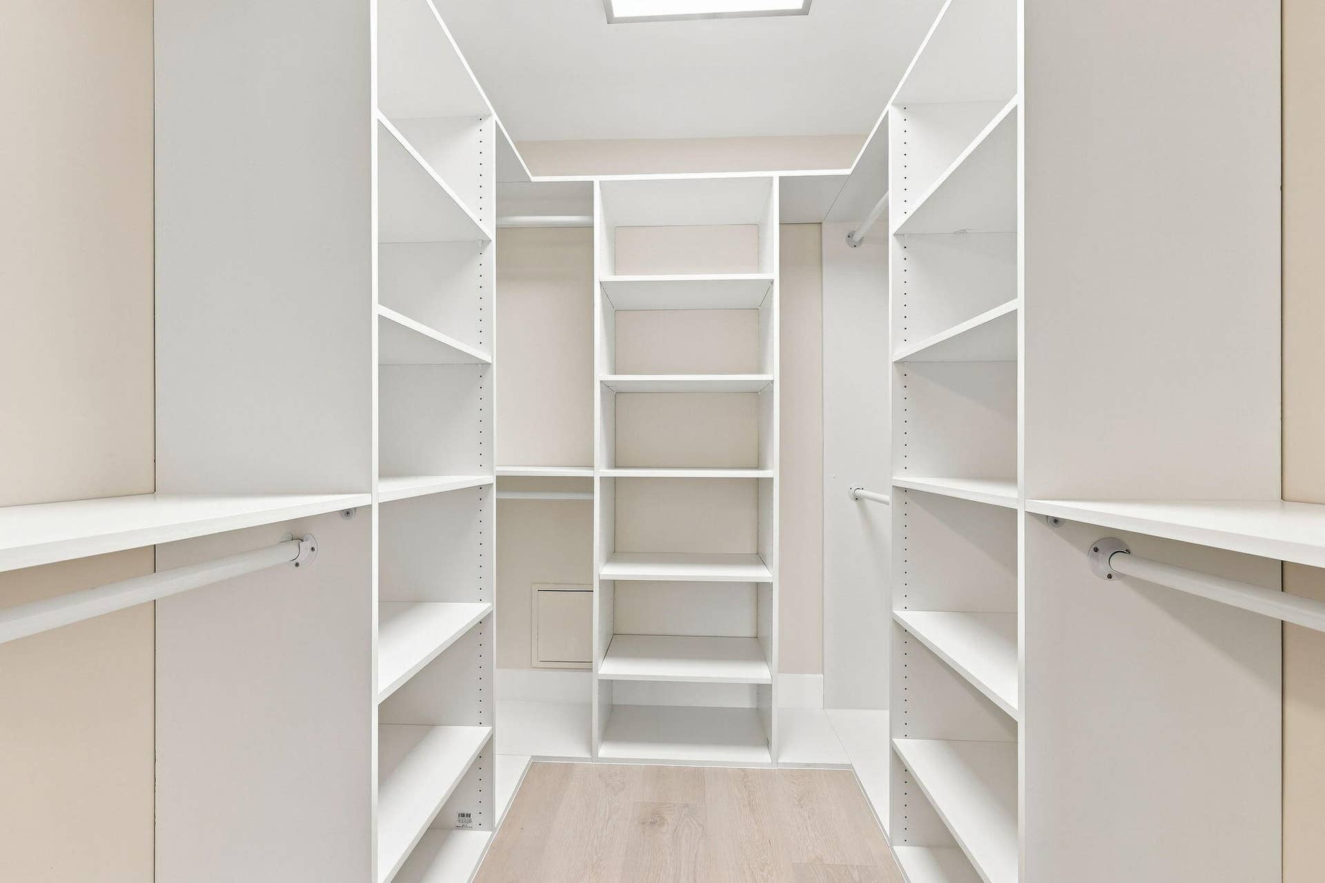 15456 PEMBRIDGE Drive, #111, Delray Beach, FL 33484 Mbr Closet