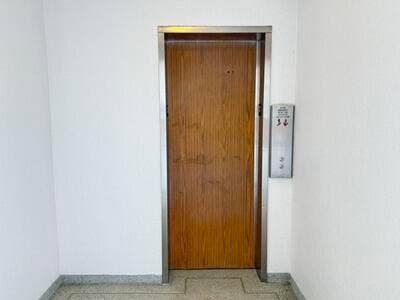 345 WELLINGTON H, #345, West Palm Beach, FL 33417 Elevator to the 3rd floor. Laundry and trash shoot is located across from the elevator.