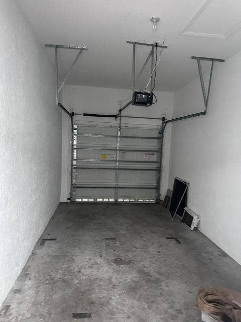PRIVATE GARAGE