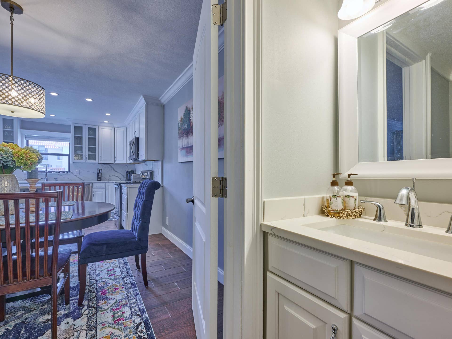 1251 Federal Highway, #112, Boca Raton, FL 33432 Guest Bath to Dining Room