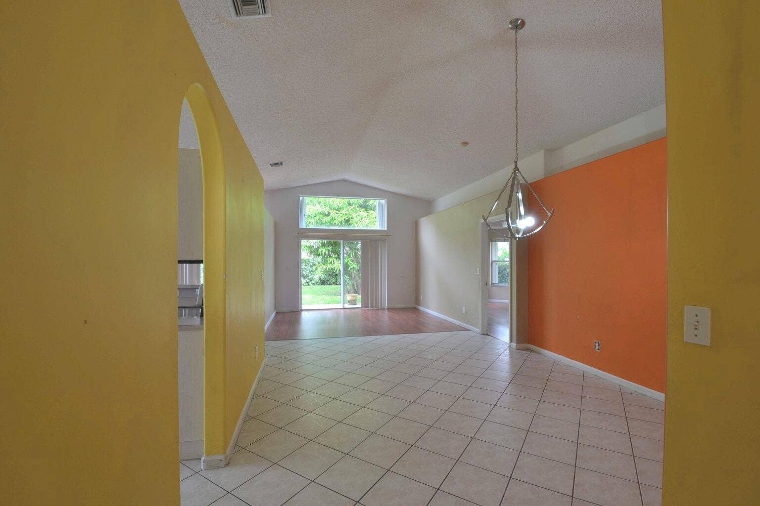 8179 WHITE ROCK Circle, Boynton Beach, FL 33436 06_dining_living_1