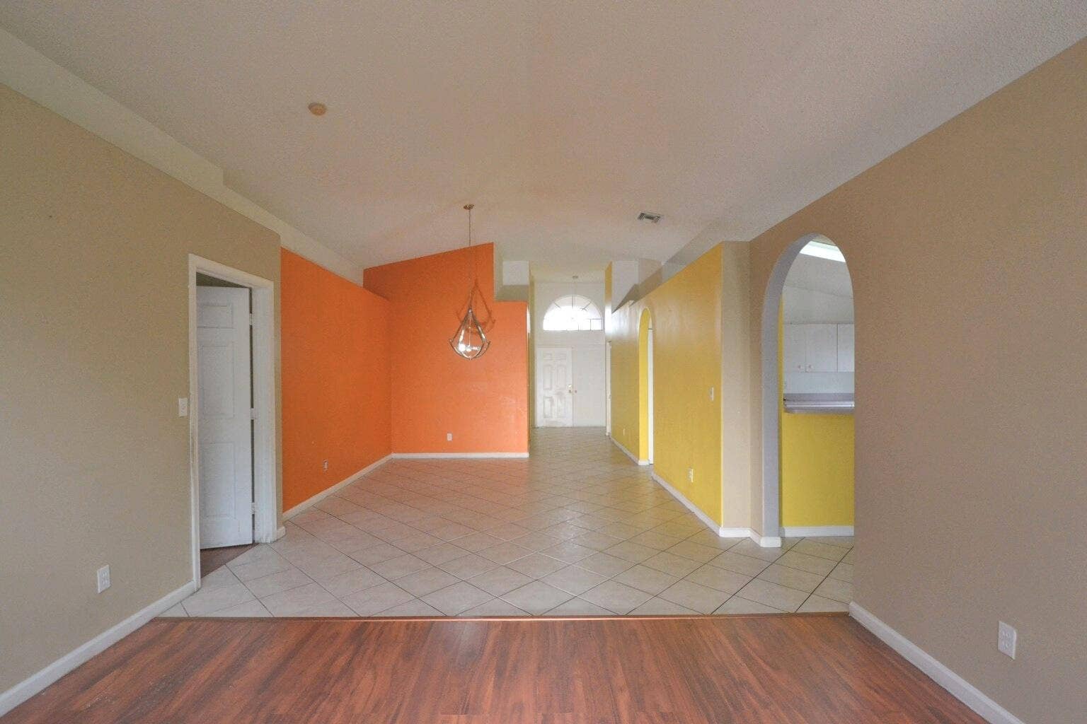 8179 WHITE ROCK Circle, Boynton Beach, FL 33436 08_living_entry_2