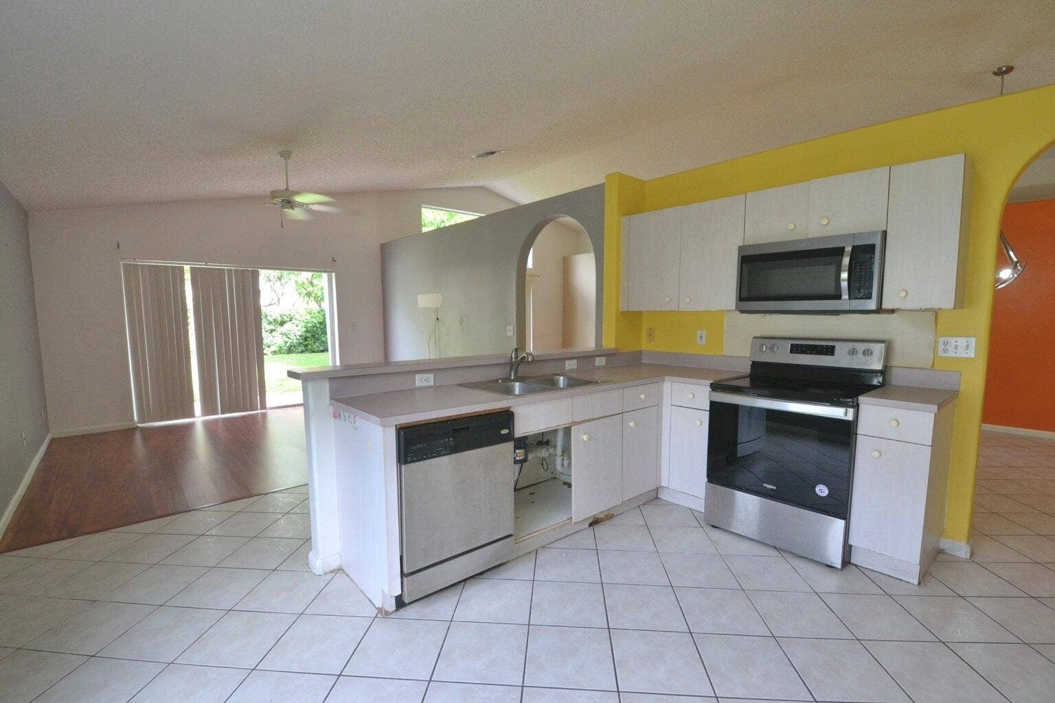 8179 WHITE ROCK Circle, Boynton Beach, FL 33436 04_kitchen_1
