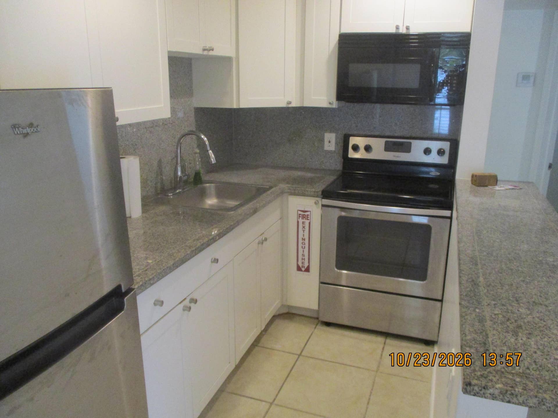 605 NE 14TH Place, #2, Fort Lauderdale, FL 33304 IMG_2875