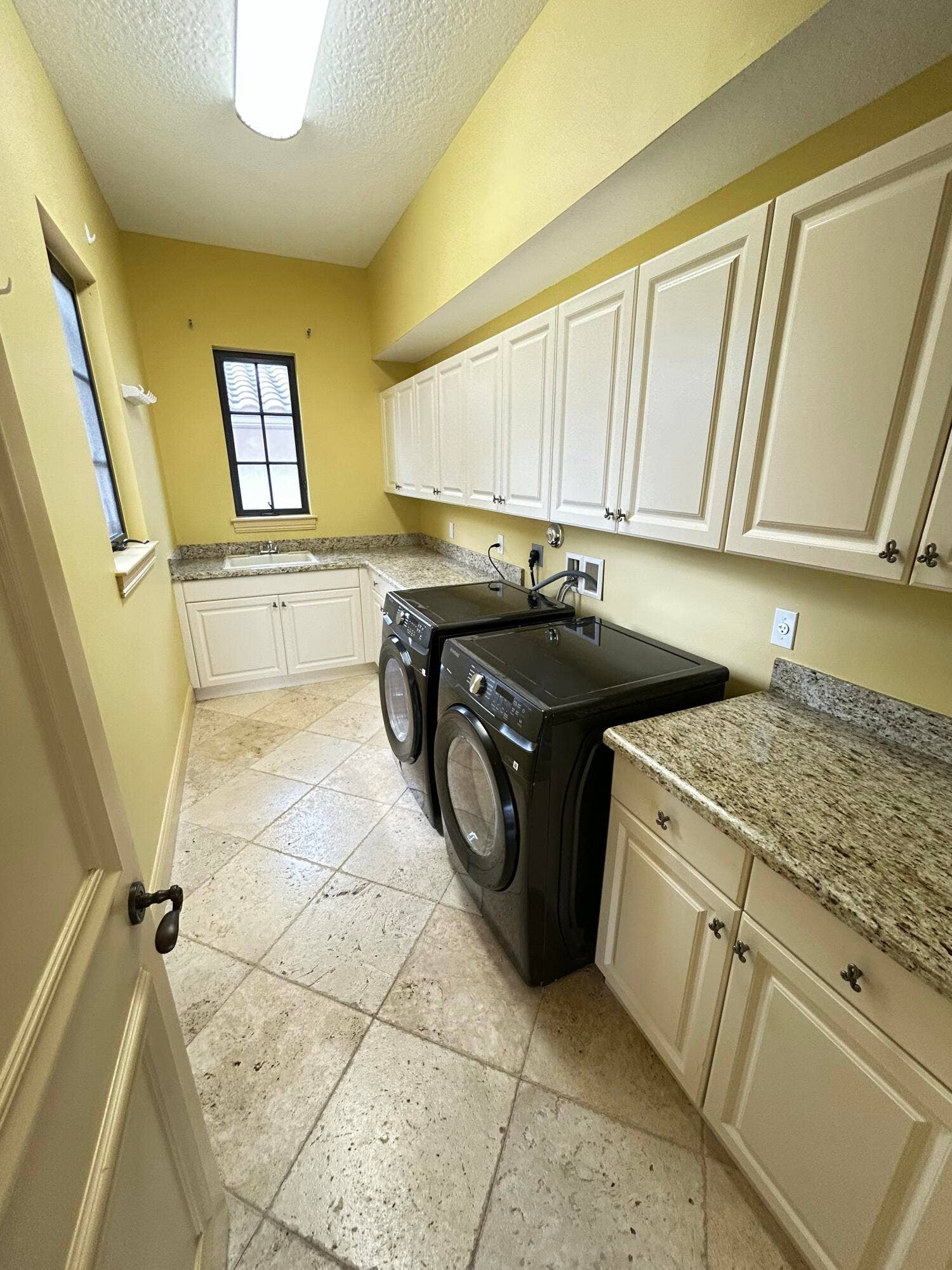 9571 Kenley Court, Parkland, FL 33076 Laundry Room