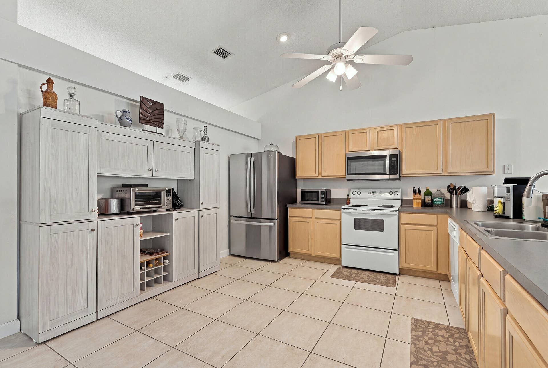 1165 IDA Way, Melbourne, FL 32940 Kitchen