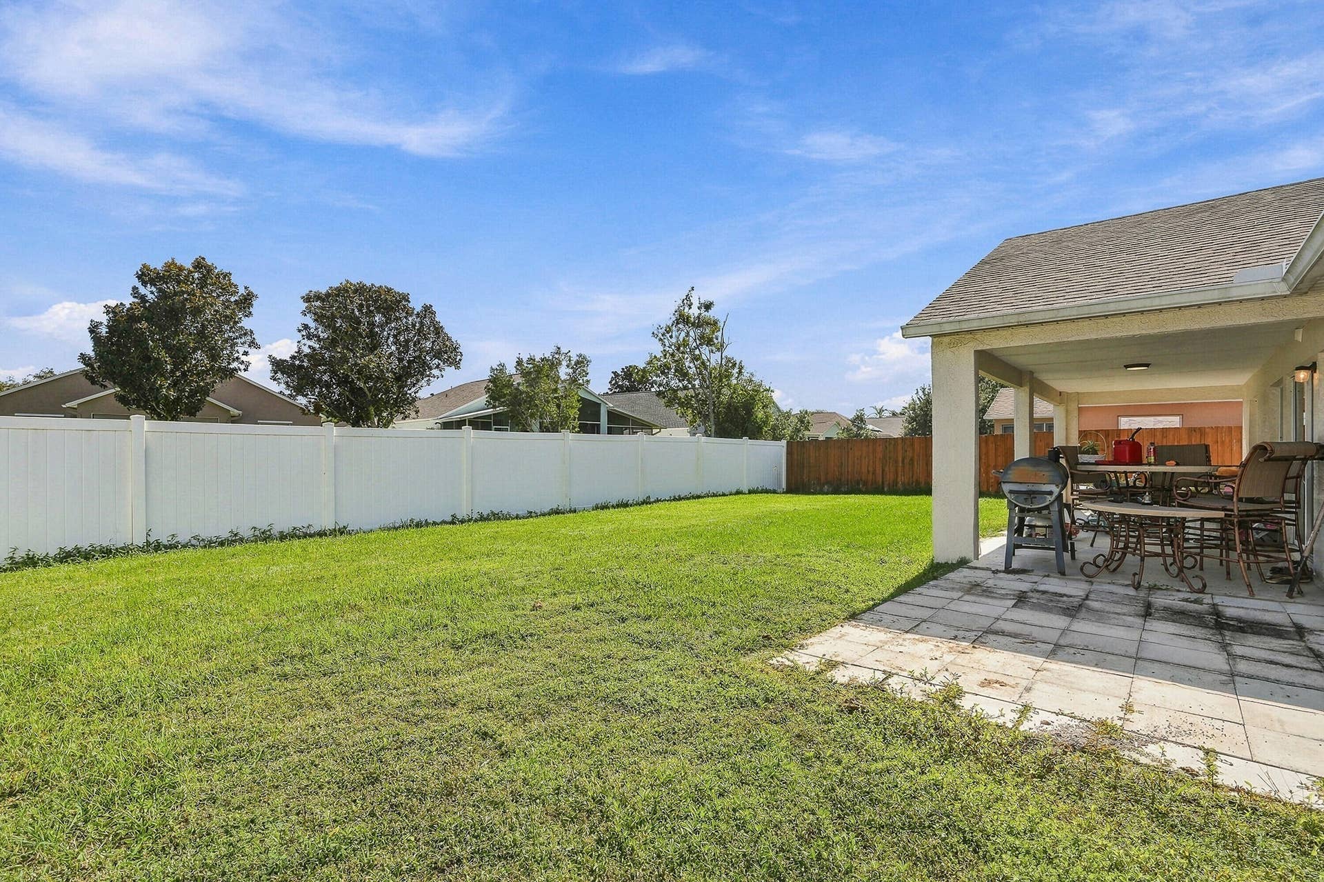 1165 IDA Way, Melbourne, FL 32940 Yard