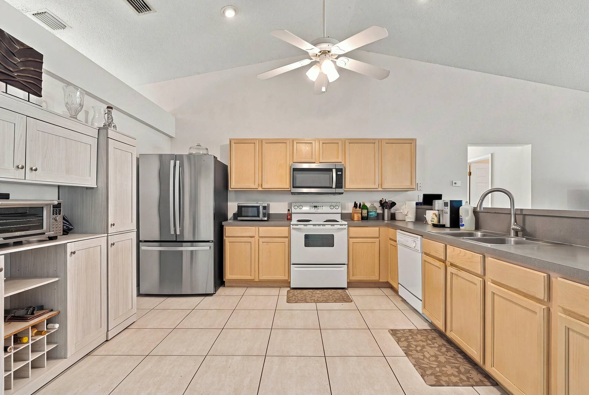 1165 IDA Way, Melbourne, FL 32940 Kitchen