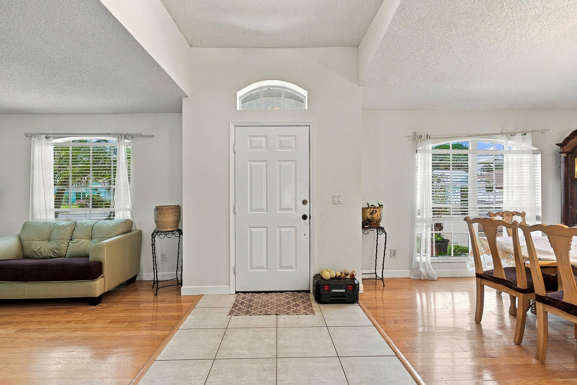 1165 IDA Way, Melbourne, FL 32940 Entrance Foyer