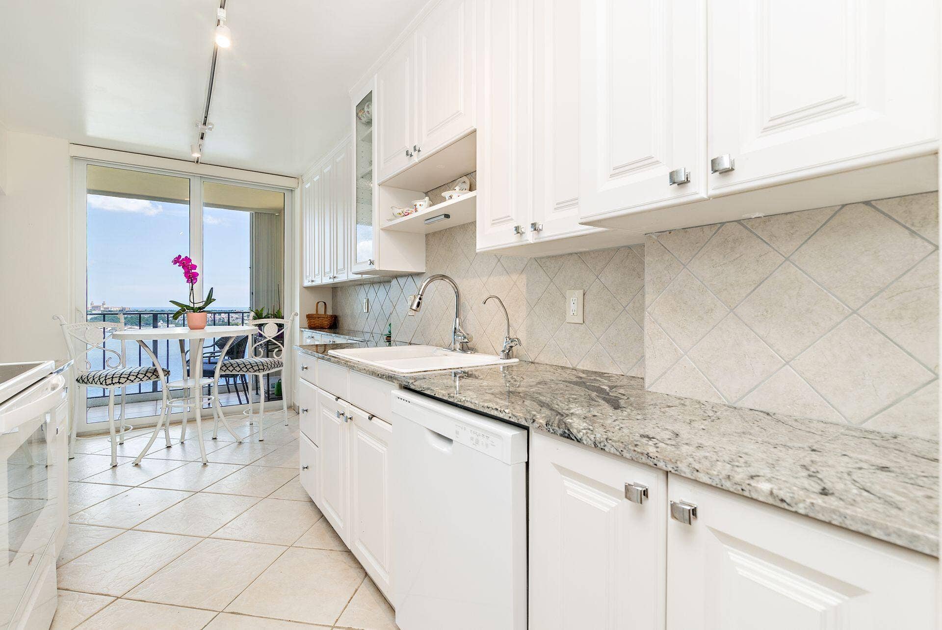1801 S FLAGLER Drive, #1506, West Palm Beach, FL 33401 Kitchen