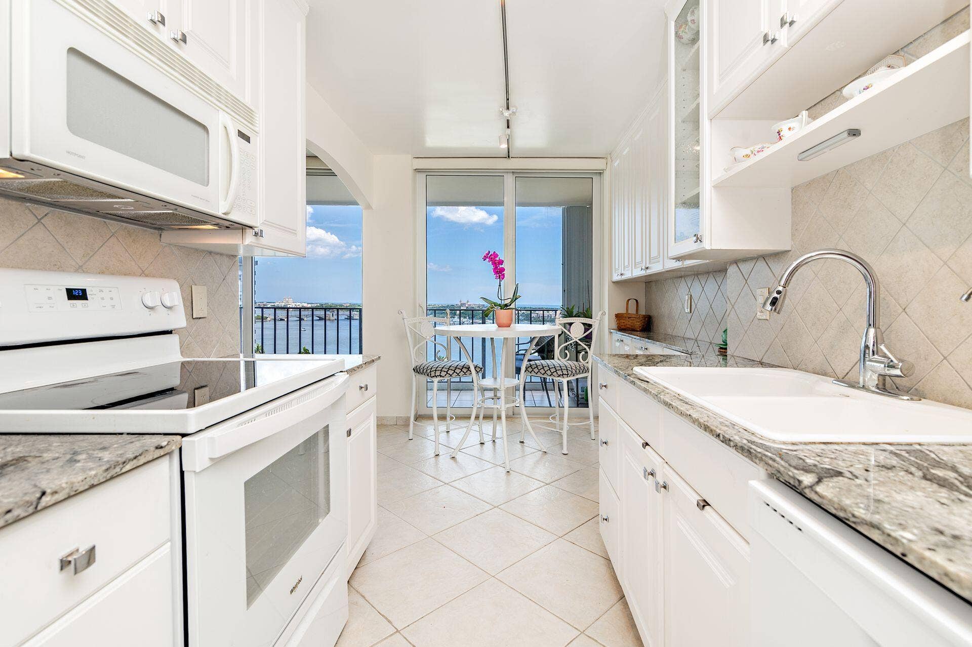 1801 S FLAGLER Drive, #1506, West Palm Beach, FL 33401 Kitchen