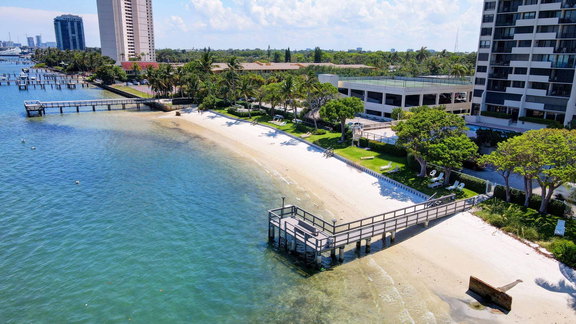 32-web-or-mls-5600 N Flagler (18)