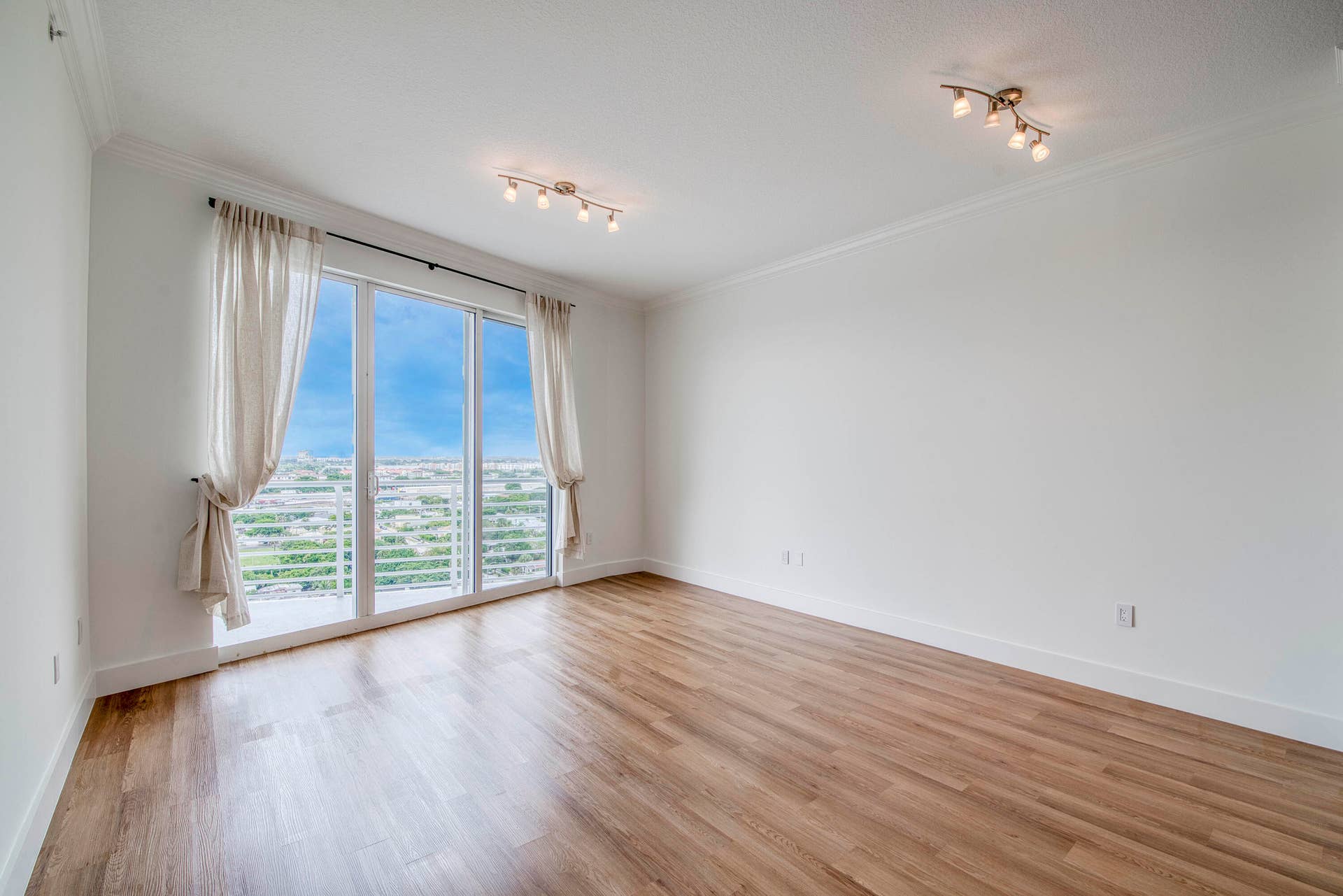 1551 N Flagler Drive, #Ph8, West Palm Beach, FL 33401 _IMG6023_HDR