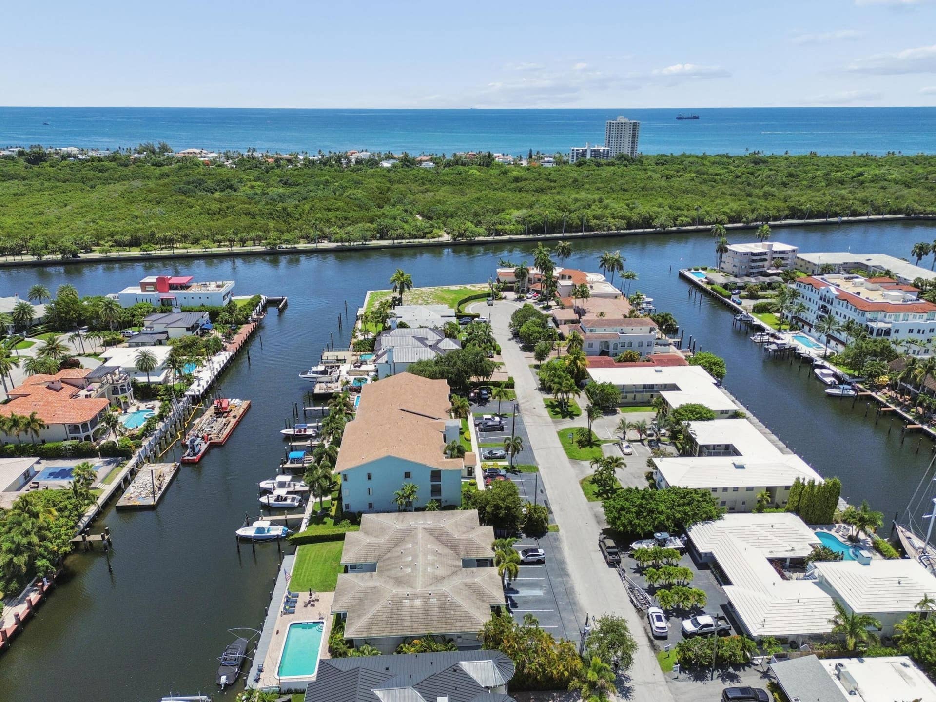 2751 NE 15TH Street, #103, Fort Lauderdale, FL 33304 IMG_3165