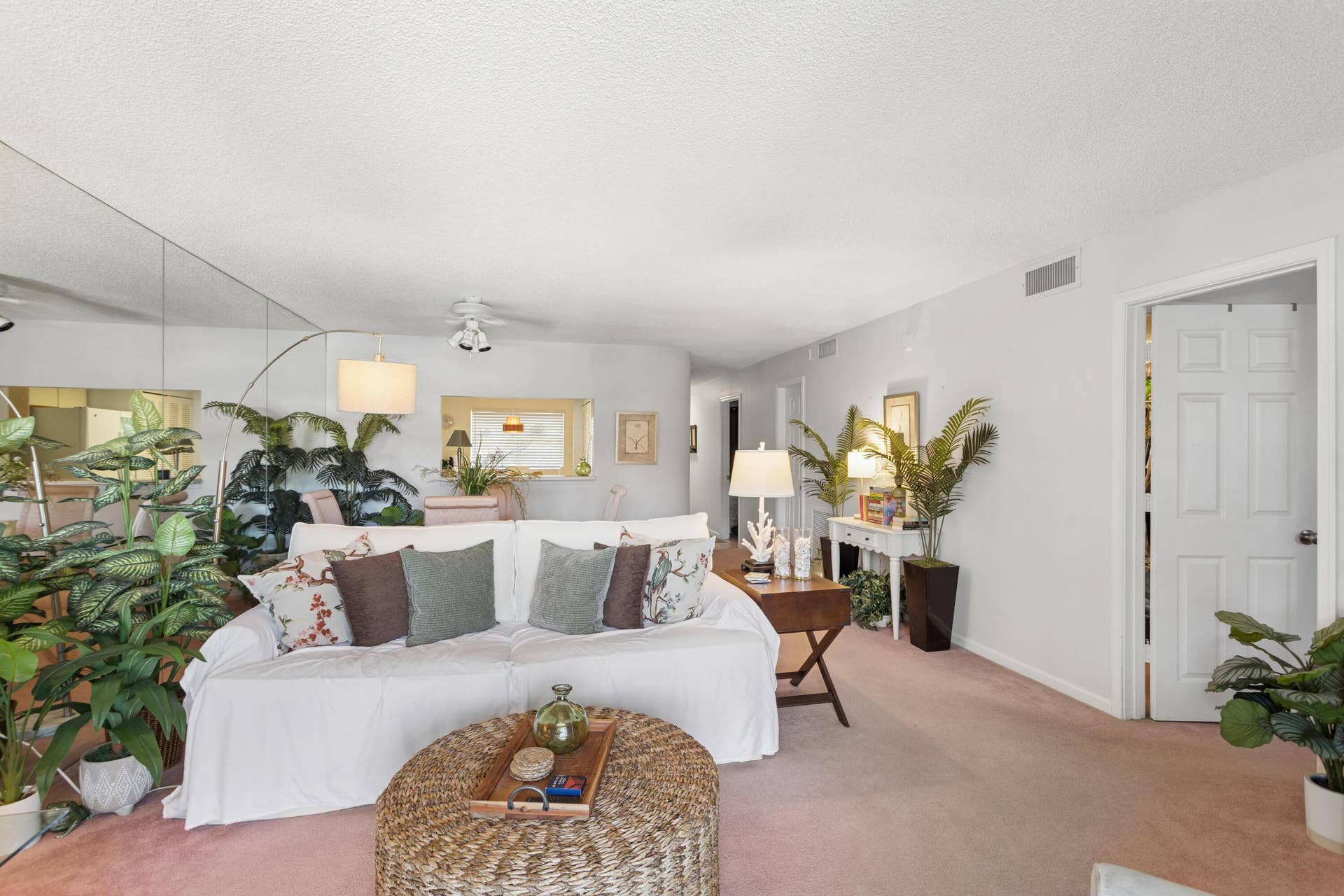 2751 NE 15TH Street, #103, Fort Lauderdale, FL 33304 IMG_3157