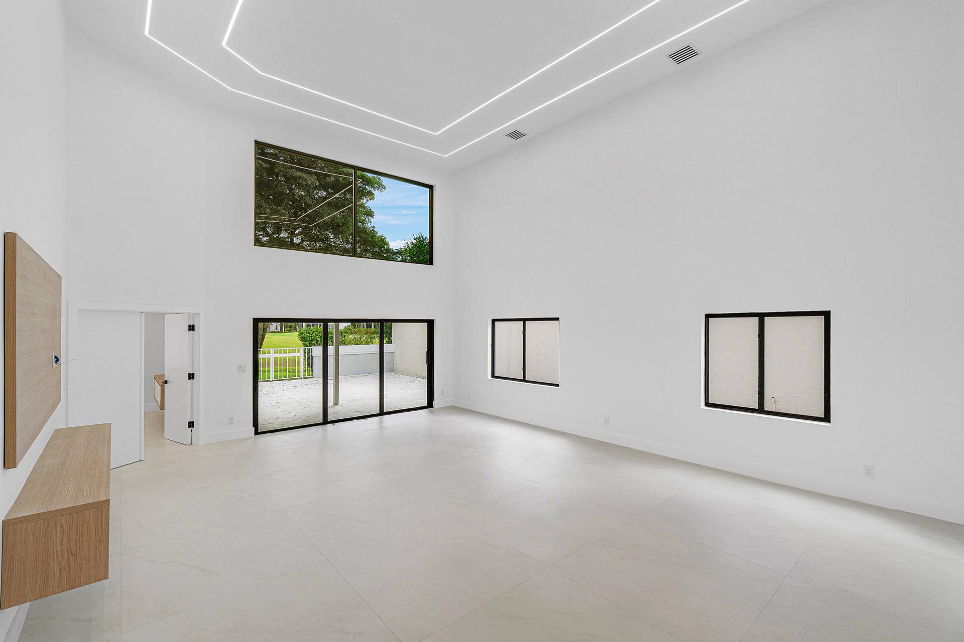 5068 VIA DE AMALFI Drive, Boca Raton, FL 33496 Living Area