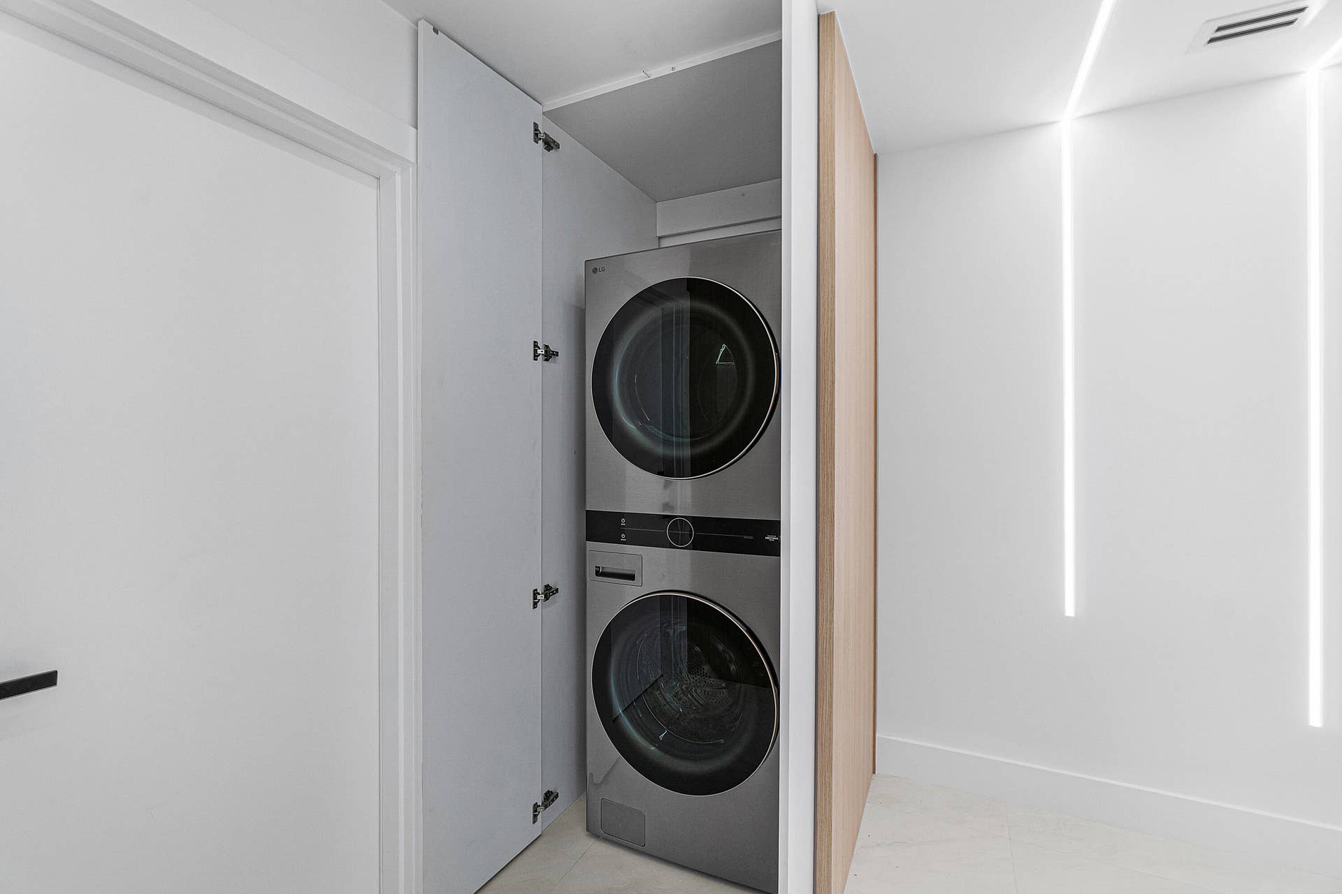 5068 VIA DE AMALFI Drive, Boca Raton, FL 33496 Washer & Dryer