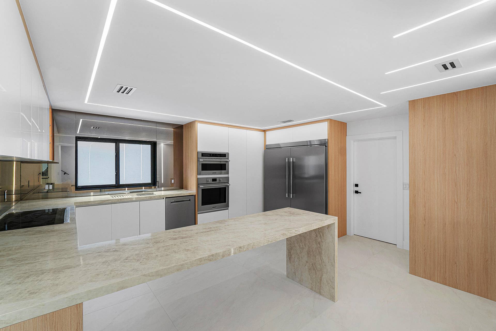 5068 VIA DE AMALFI Drive, Boca Raton, FL 33496 Renovated Contemporary Kitchen