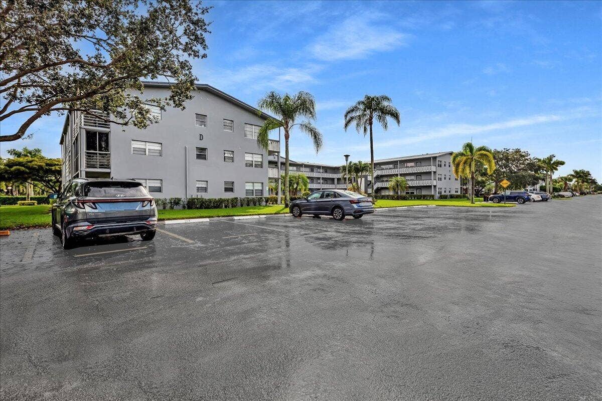 129 Suffolk D, Boca Raton, FL 33434 01-306A9300