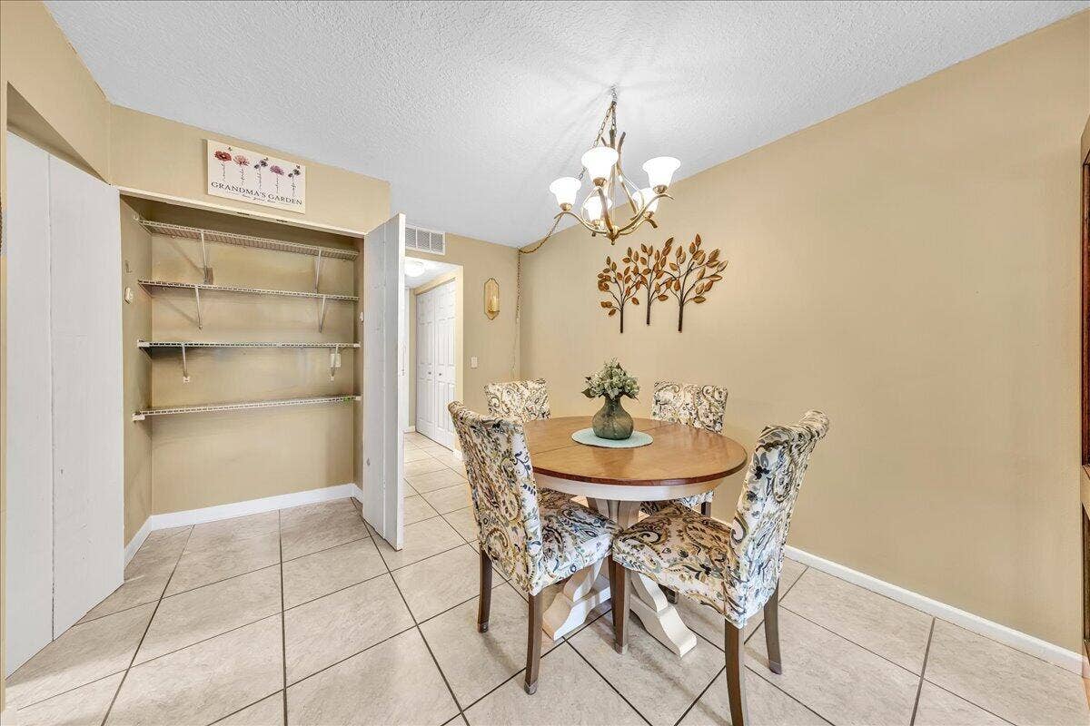 129 Suffolk D, Boca Raton, FL 33434 10-306A9369-Edit