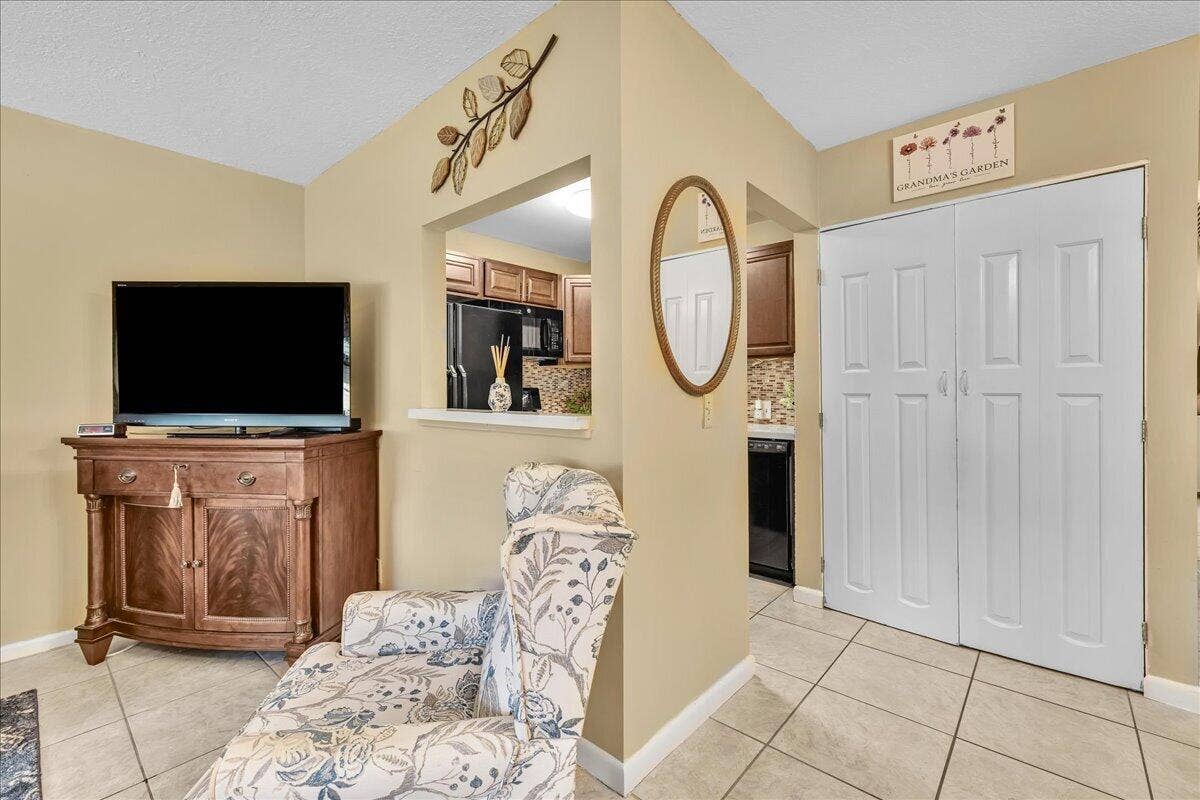 129 Suffolk D, Boca Raton, FL 33434 11-306A9372