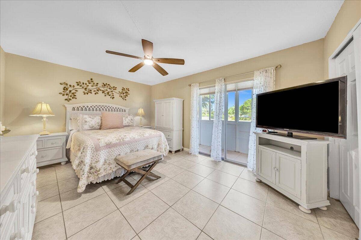 129 Suffolk D, Boca Raton, FL 33434 25-306A9321-Edit