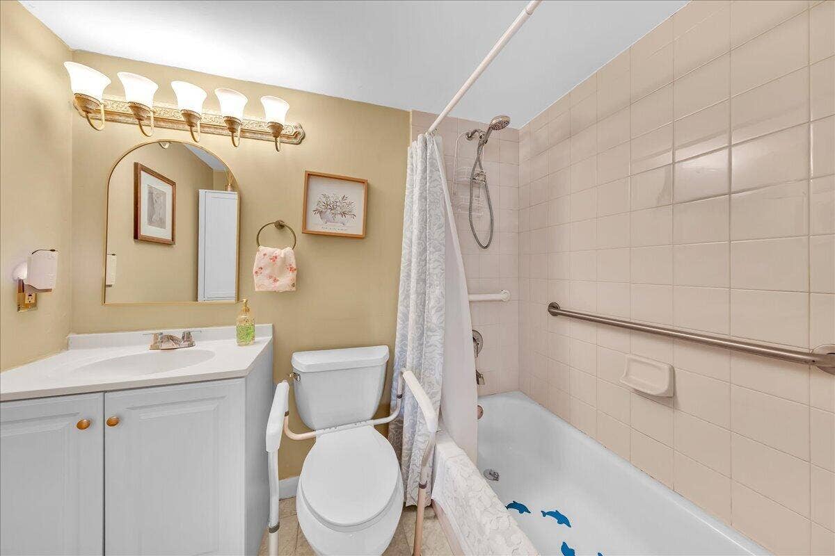 129 Suffolk D, Boca Raton, FL 33434 31-306A9339