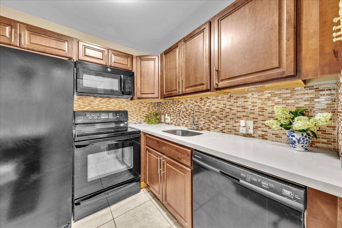 129 Suffolk D, Boca Raton, FL 33434 12-306A9375