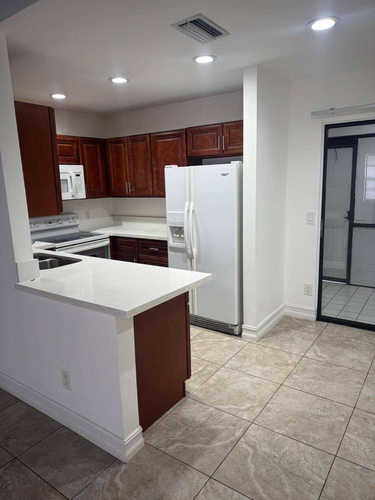 403 Glenwood Drive, #403, West Palm Beach, West Palm Beach, FL 33415 403 3