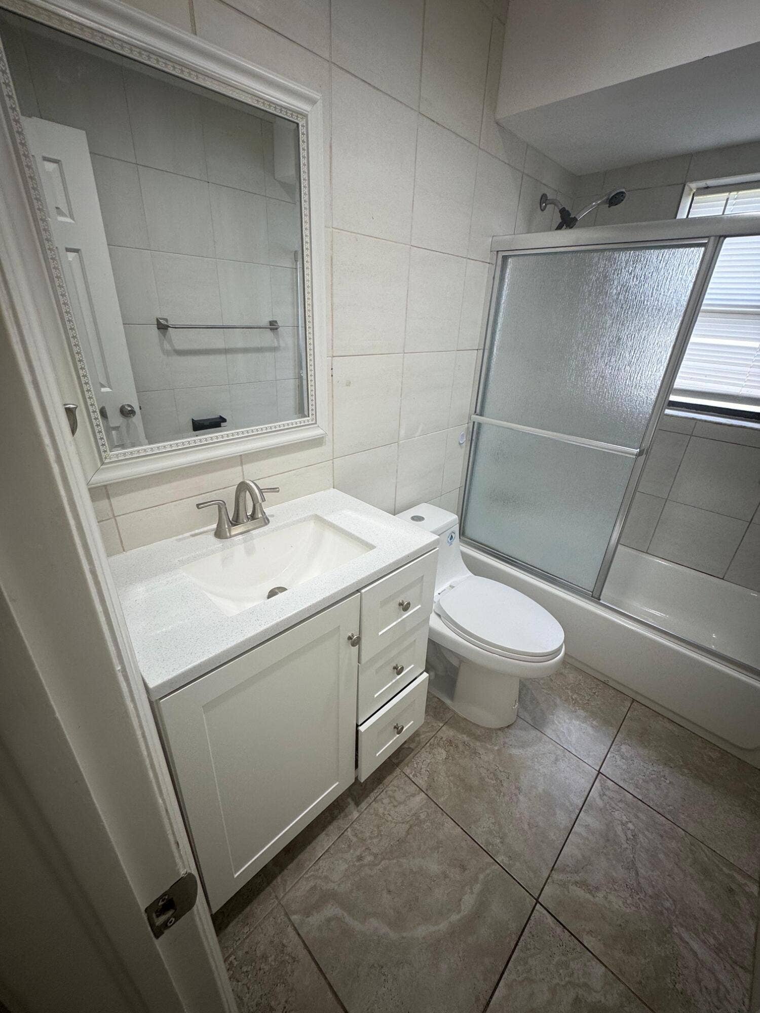 403 Glenwood Drive, #403, West Palm Beach, West Palm Beach, FL 33415 403 5