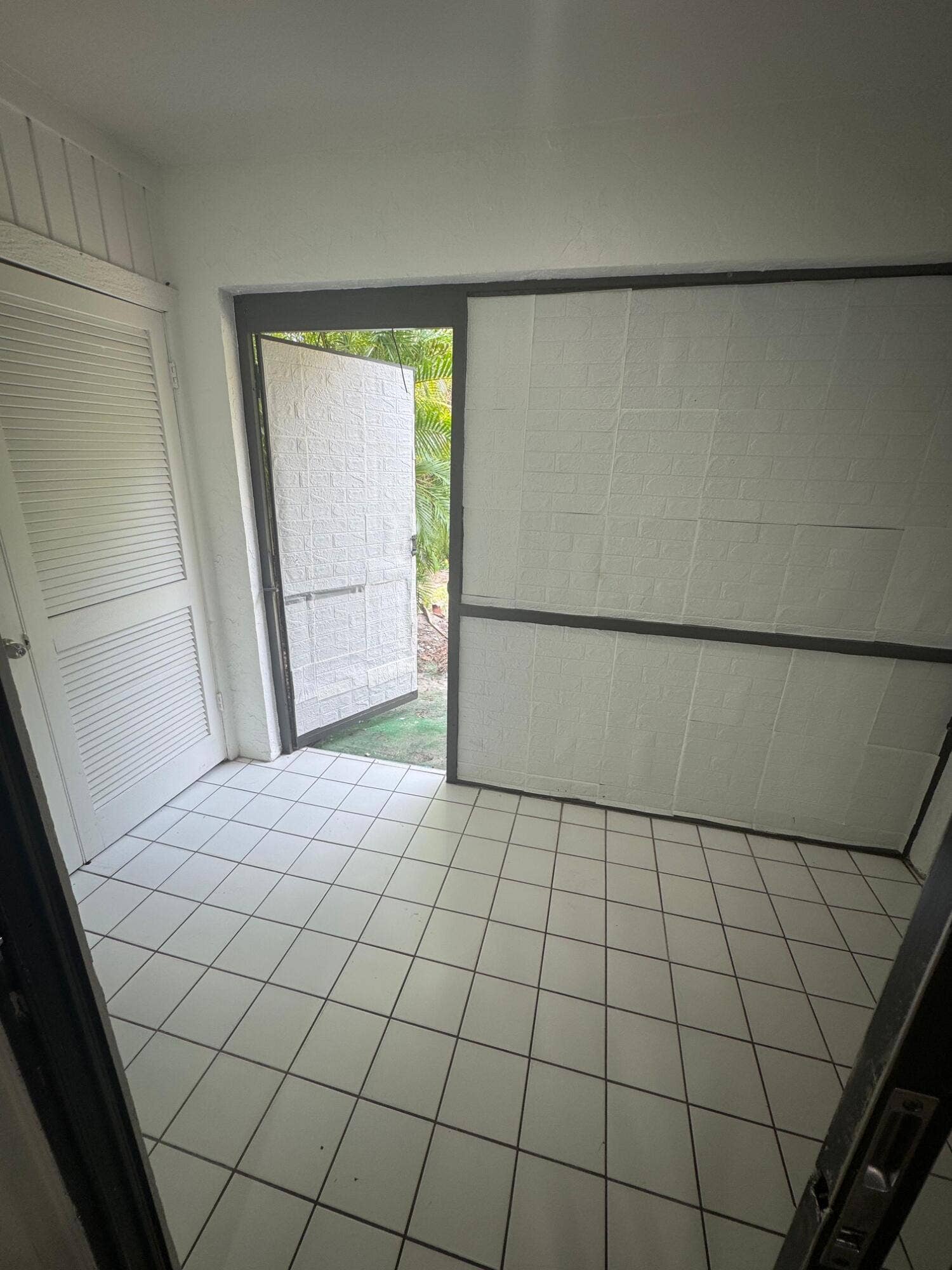 403 Glenwood Drive, #403, West Palm Beach, West Palm Beach, FL 33415 403 8