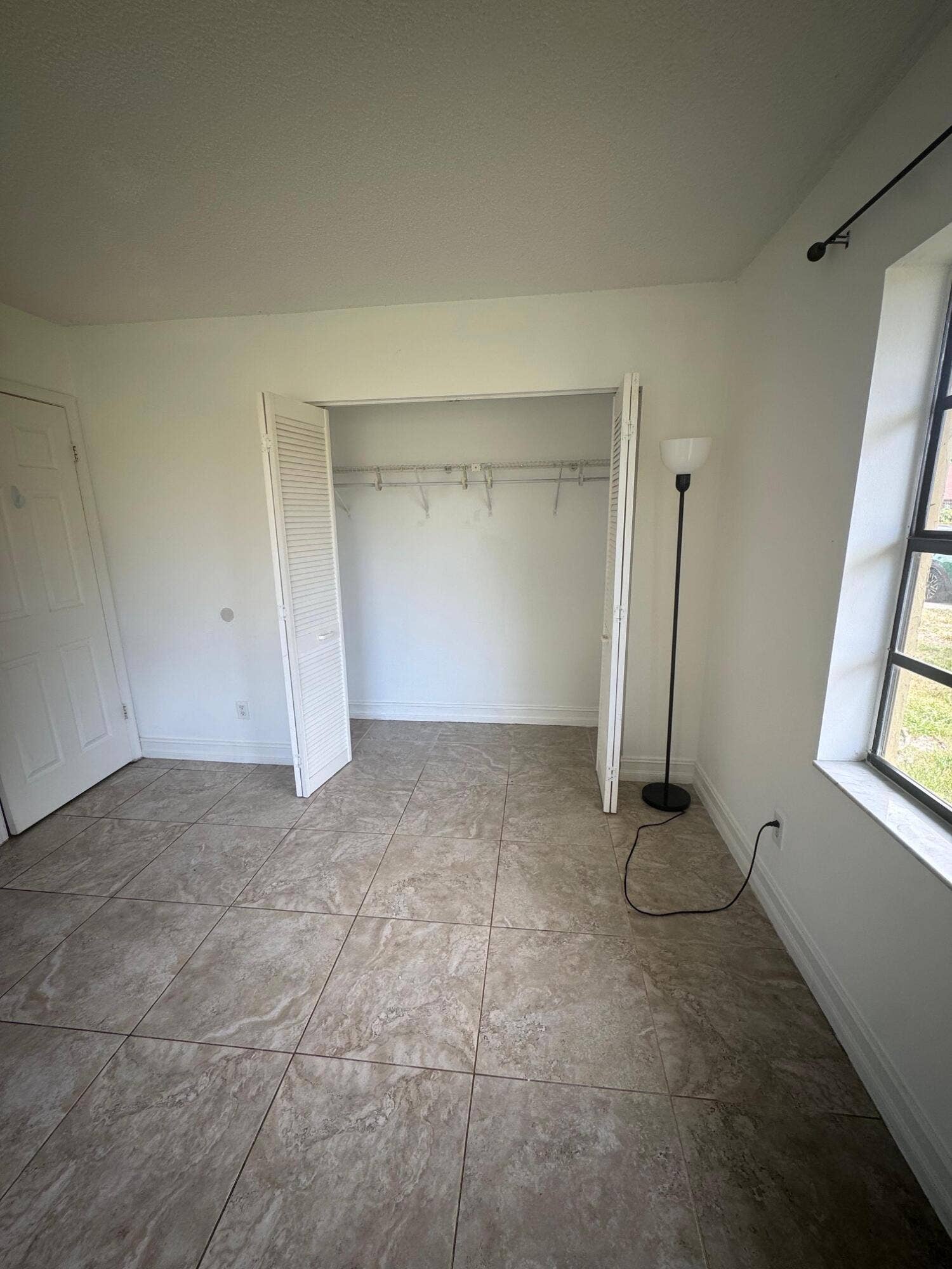 403 Glenwood Drive, #403, West Palm Beach, West Palm Beach, FL 33415 403 6