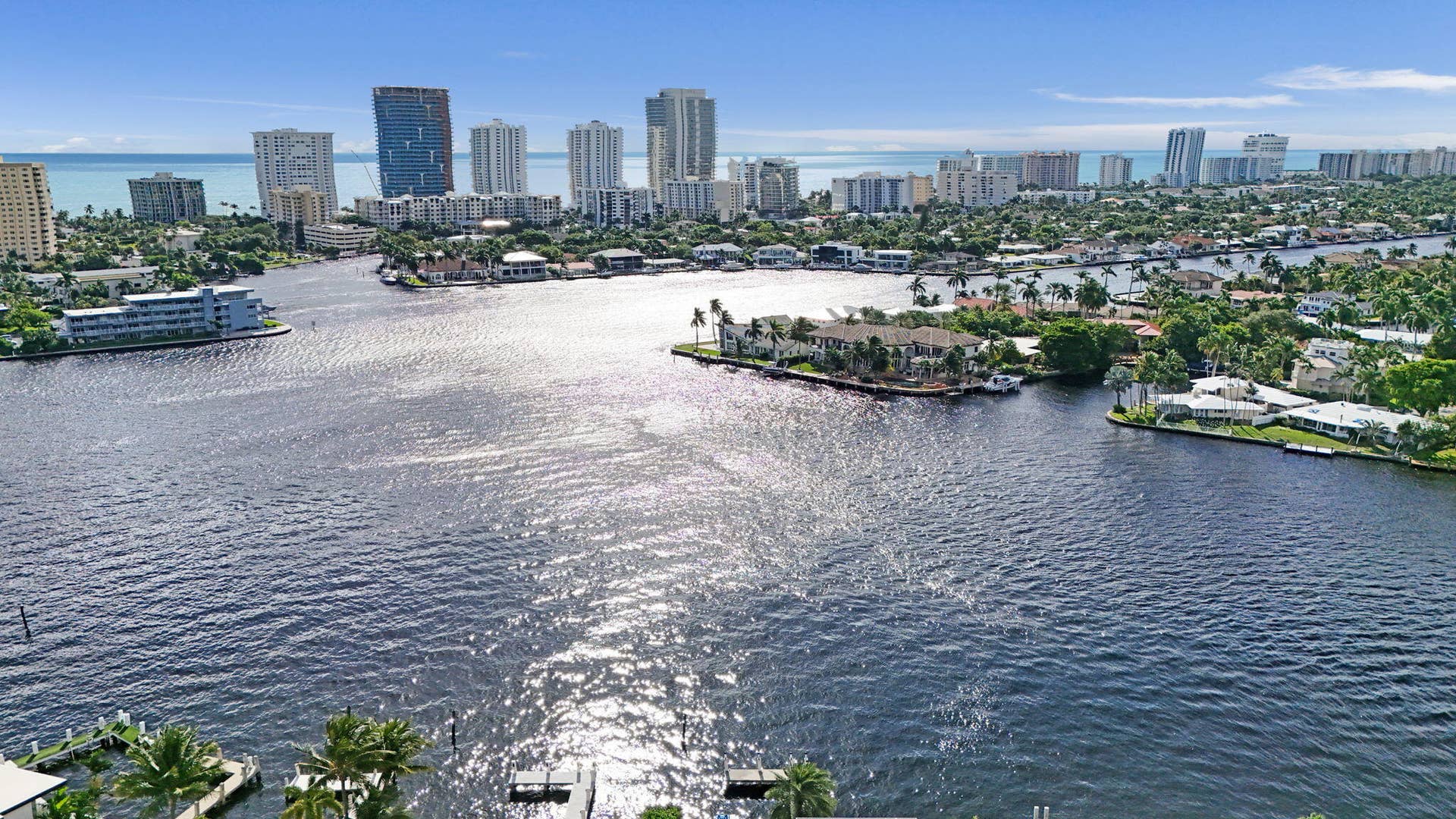 2575 SE 7TH Drive, Pompano Beach, FL 33062 10-web-or-mls-DJI_20261022102559_0821_D
