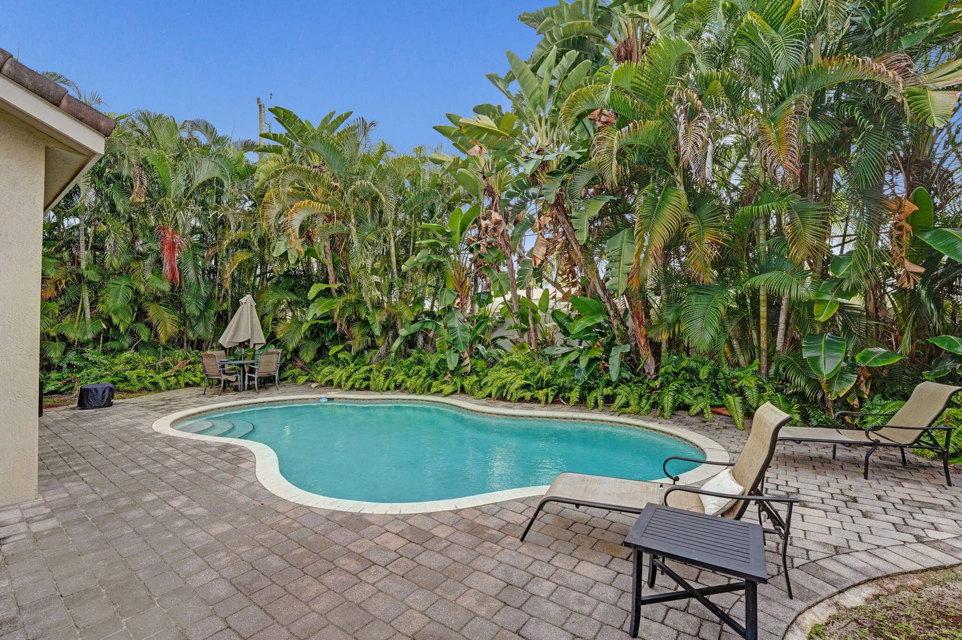 2575 SE 7TH Drive, Pompano Beach, FL 33062 86-web-or-mls-DSC06393