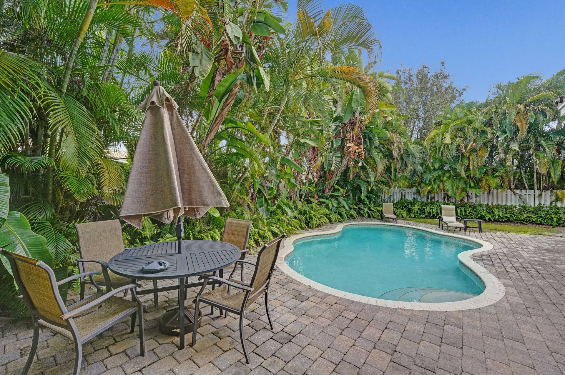 2575 SE 7TH Drive, Pompano Beach, FL 33062 84-web-or-mls-DSC06387