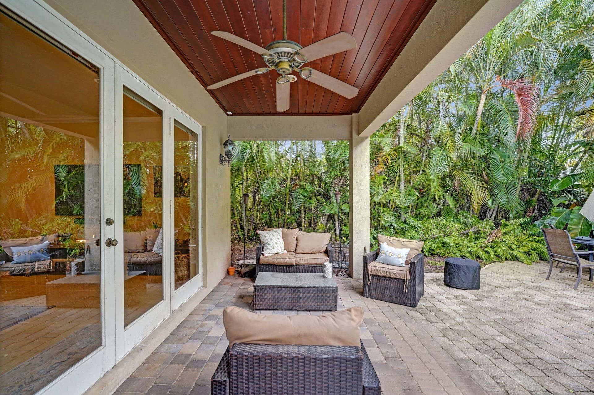2575 SE 7TH Drive, Pompano Beach, FL 33062 81-web-or-mls-DSC06378