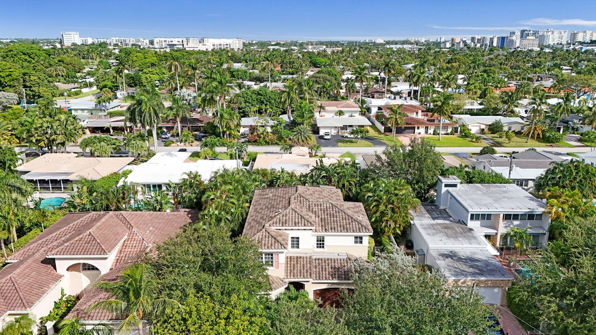 2575 SE 7TH Drive, Pompano Beach, FL 33062 1-web-or-mls-DJI_20261022102307_0810_D