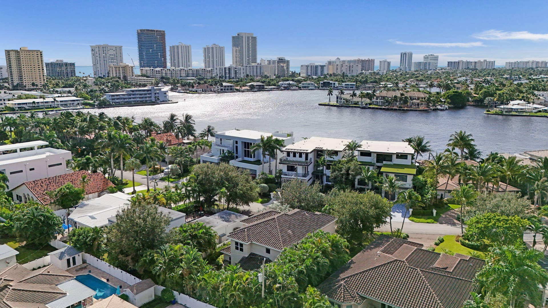 2575 SE 7TH Drive, Pompano Beach, FL 33062 6-web-or-mls-DJI_20261022102510_0817_D