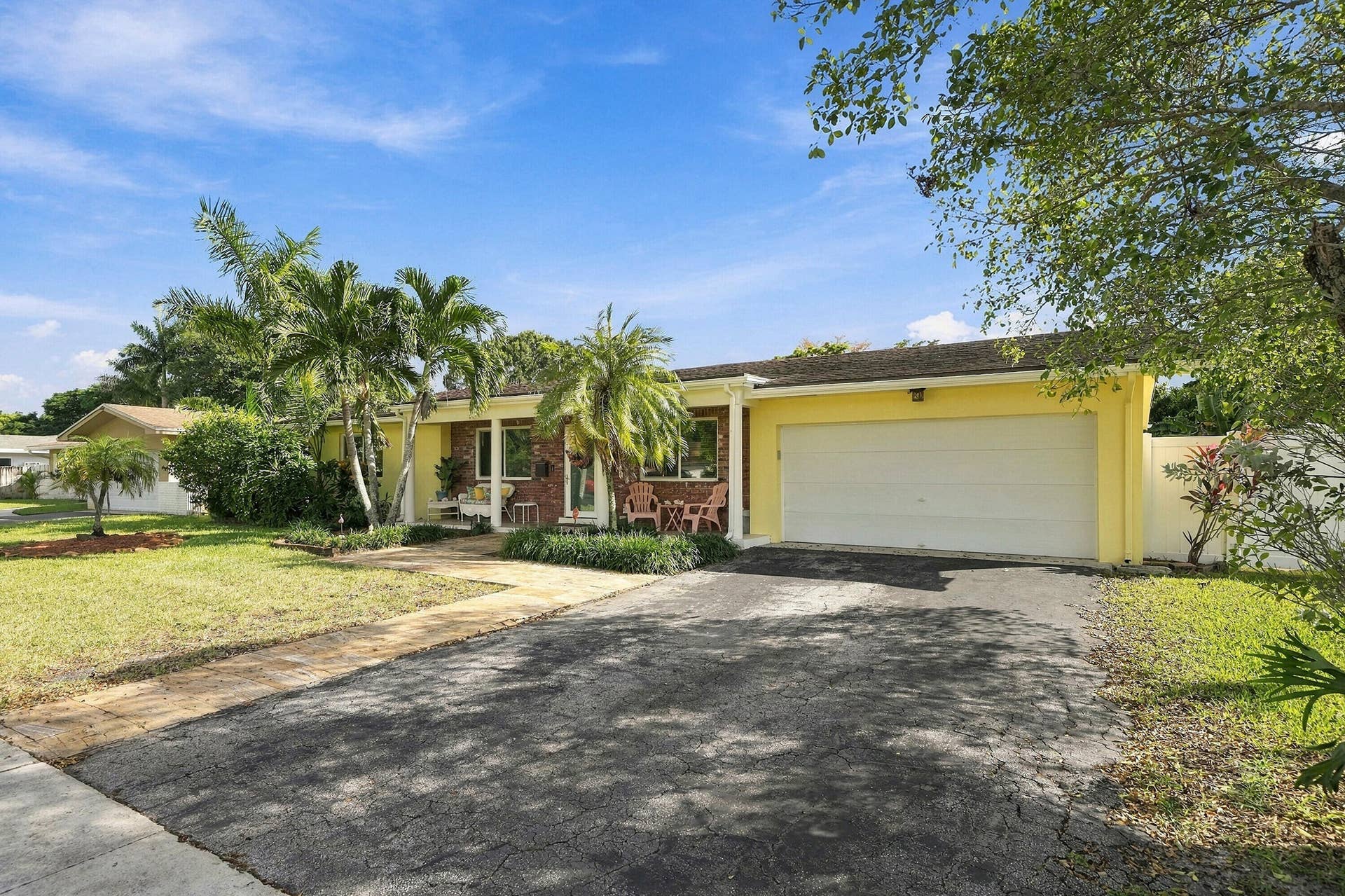 7360 NW 14th Street, Plantation, FL 33313 Front Yard View