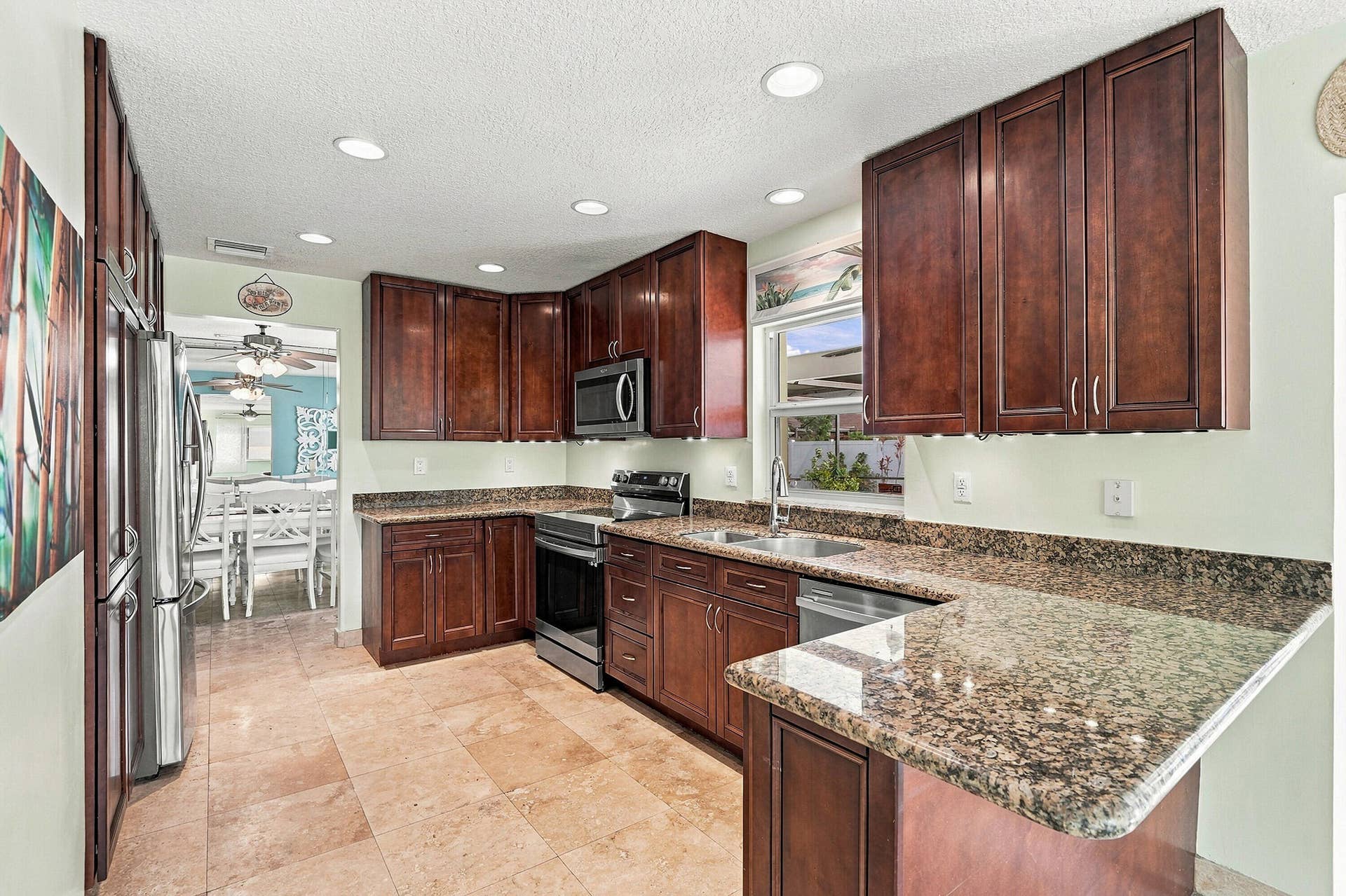7360 NW 14th Street, Plantation, FL 33313 Kitchen