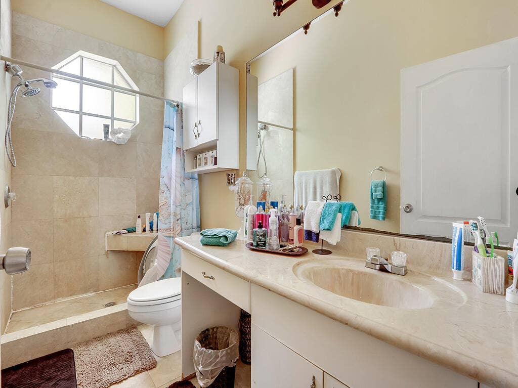 15507 Citrus Grove Blvd - Full Bath 2