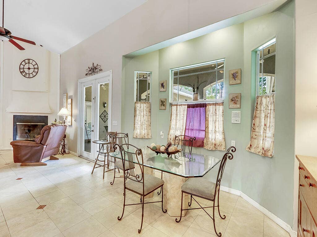 15507 Citrus Grove Blvd - Breakfast Area