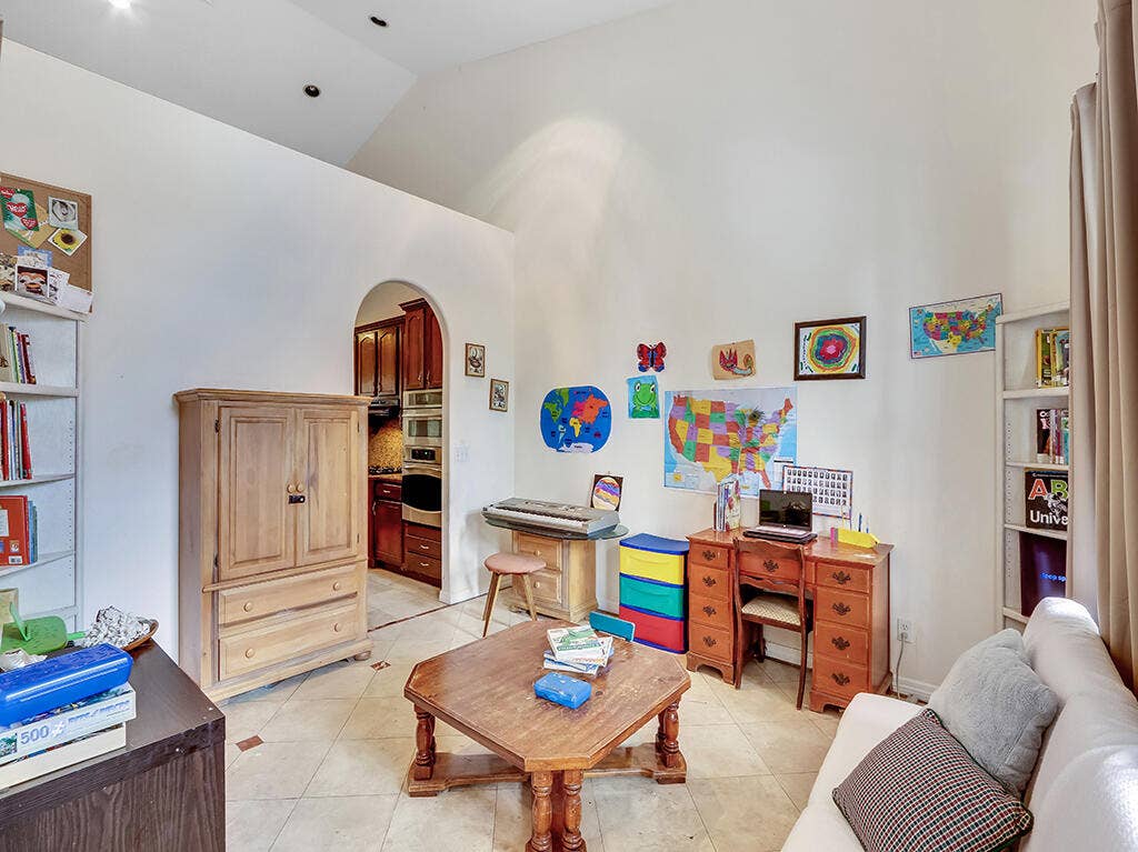 15507 Citrus Grove Blvd - Den