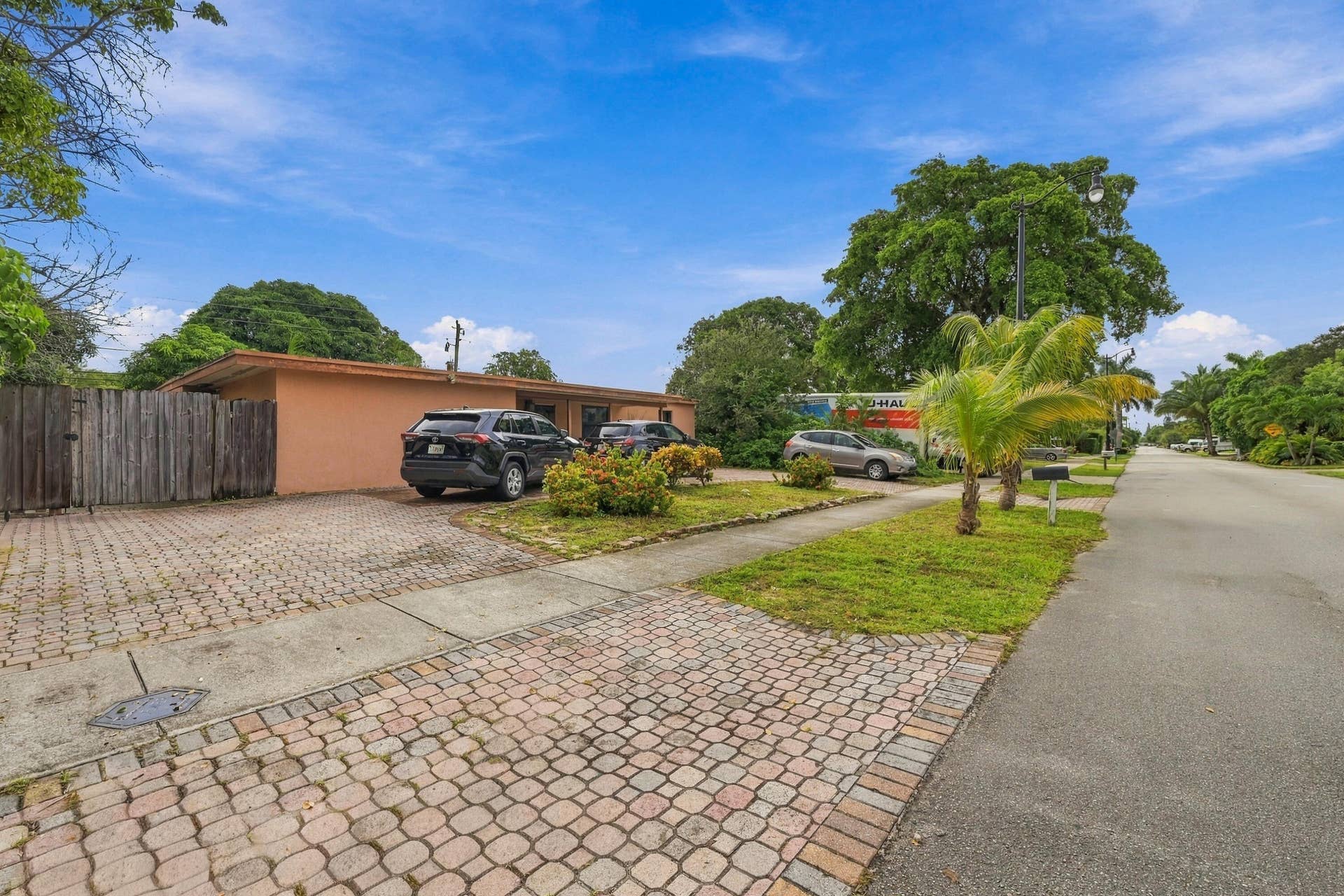 4972 NE 14TH Avenue, Pompano Beach, FL 33064 Front of Structure
