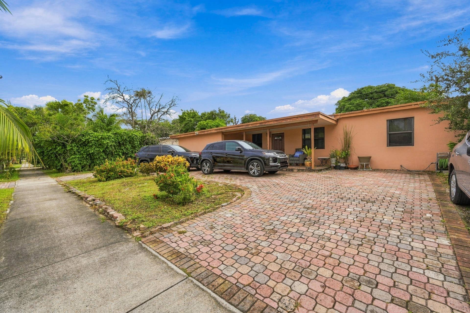 4972 NE 14TH Avenue, Pompano Beach, FL 33064 Front of Structure