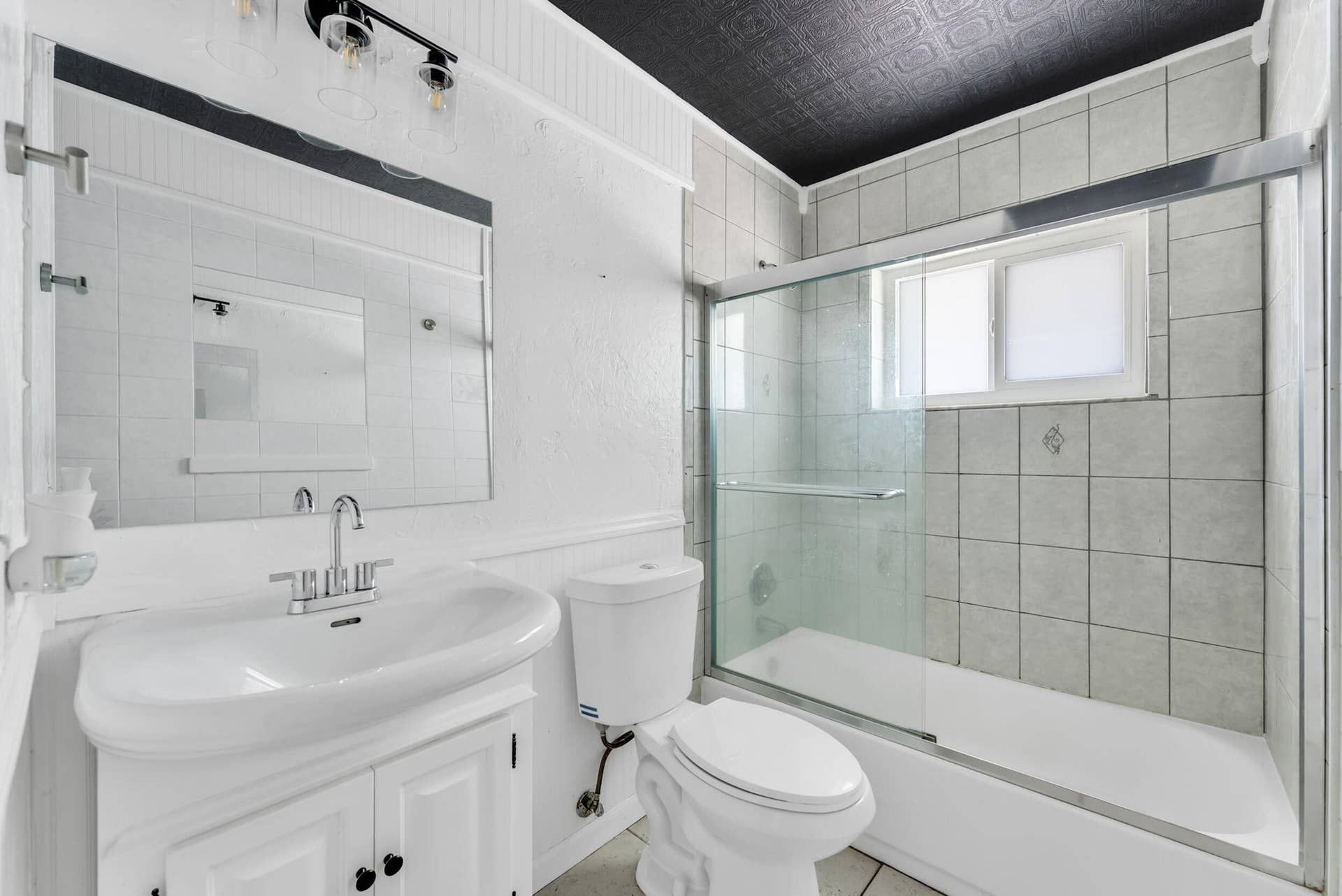 5313 SW 103rd Avenue, Cooper City, FL 33328 Guest Bathroom