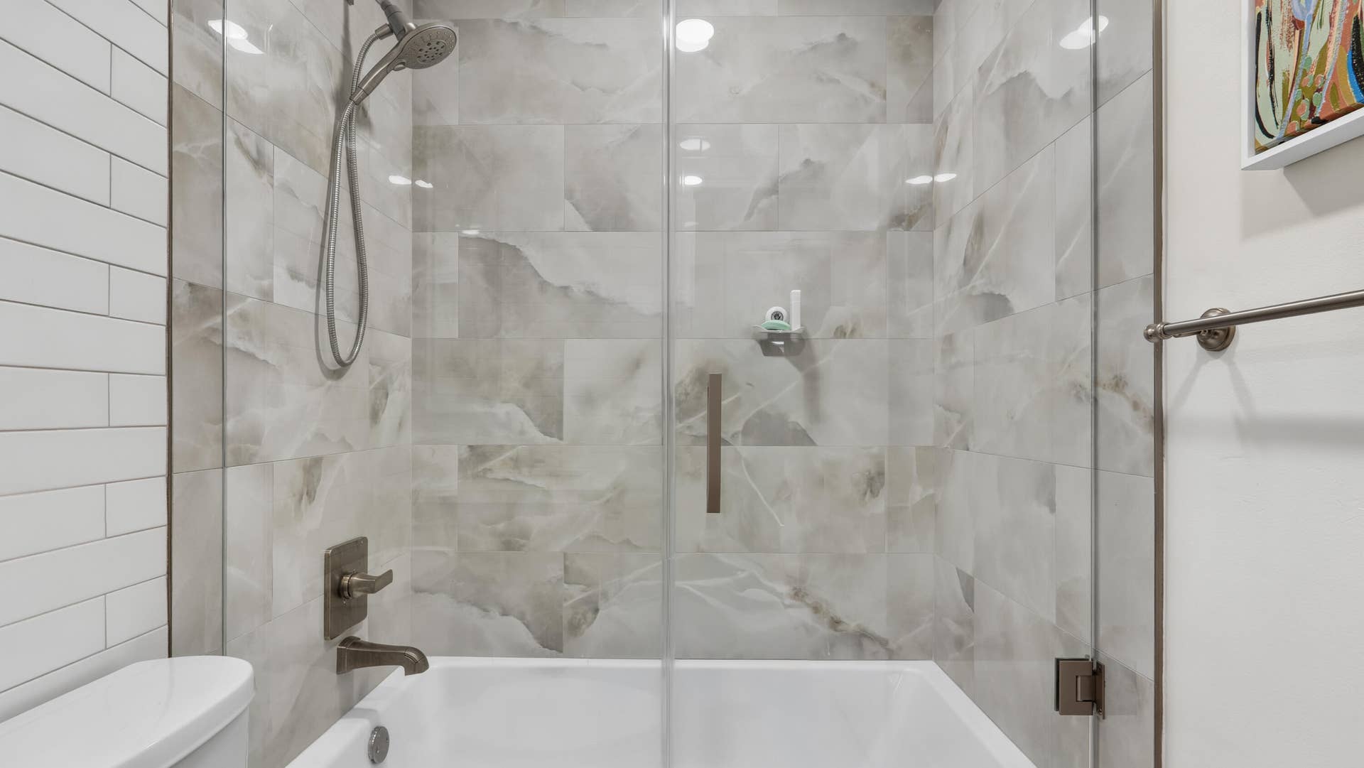 29-guest-bath-2-DSC03907