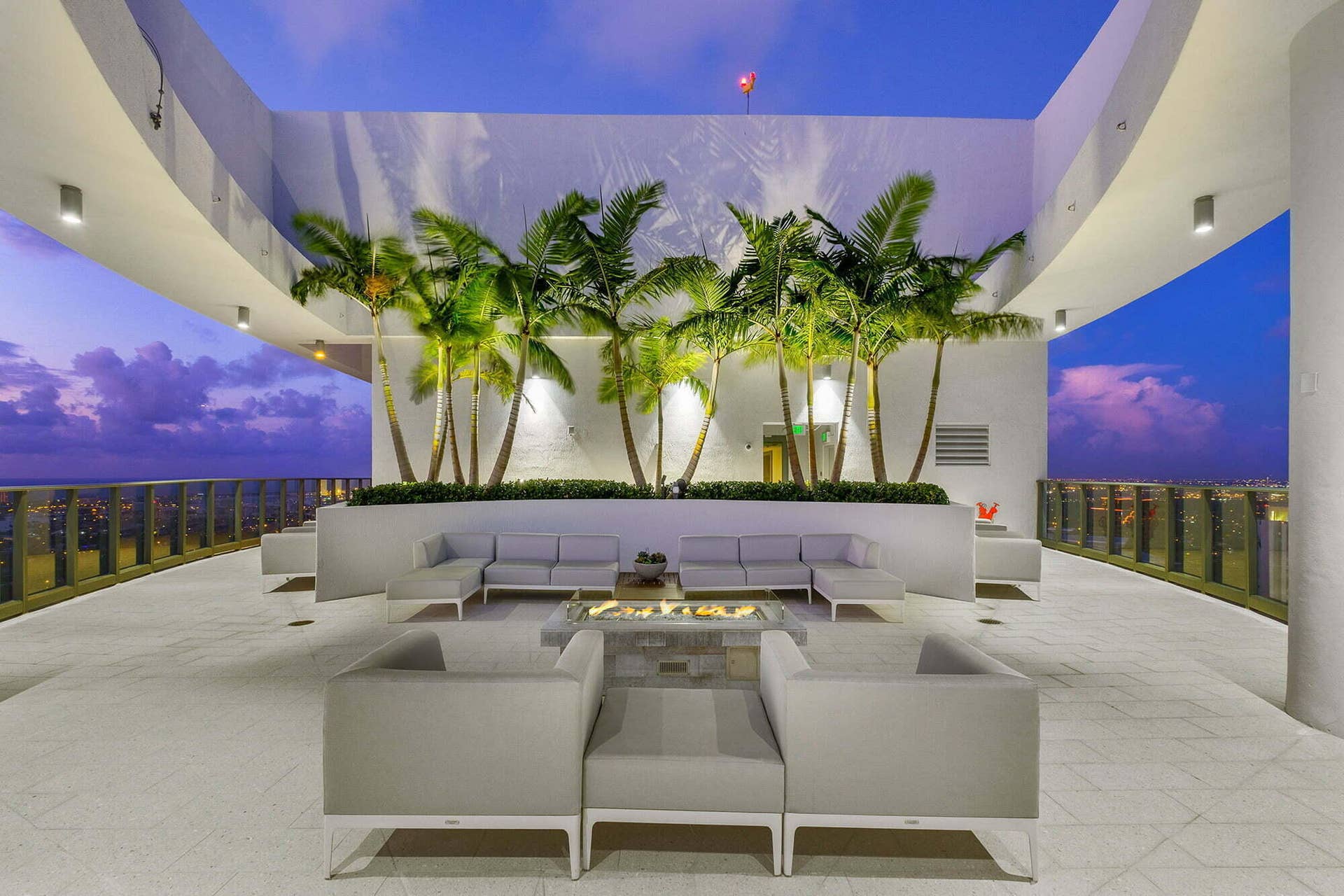 500 E Las Olas Boulevard, #4105, Fort Lauderdale, Fort Lauderdale, FL 33301 Apartments-Skydeck-Sunrise