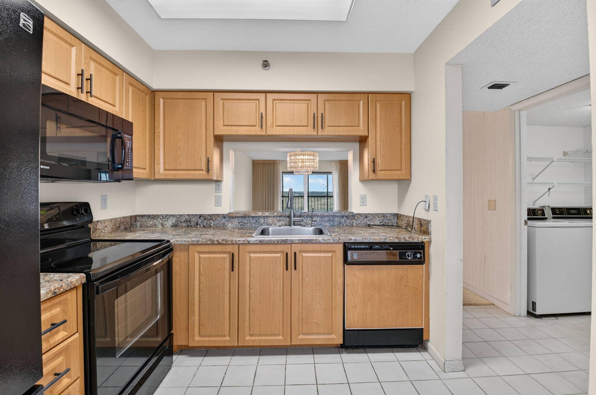 7240 Huntington Lane, #806, Delray Beach, FL 33446 Kitchen